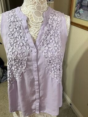 Maurices Lavender Sleeveless Crochet Floral Panel Button-Front Camisole